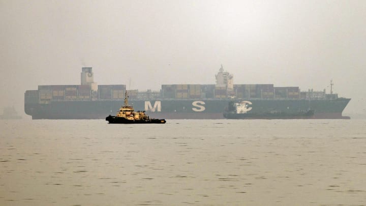 Vaixell petrolier navegant enmig de tensions al dret de Hormuz.