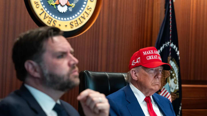 Trump diu que el militar l'afusellament del qual serà retransmès "ho mereix" i Vance afirma que no ho veurà
