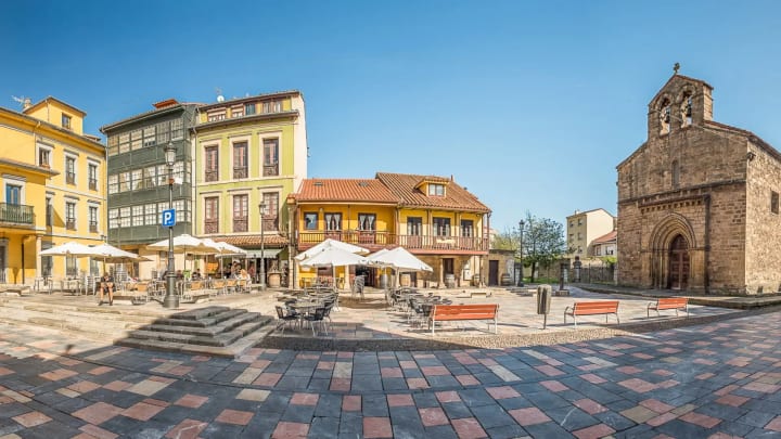 Ni Oviedo ni Gijón: la ciutat asturiana que va enamorar a Brad Pitt pel seu aire medieval
