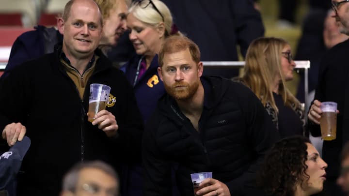 El príncep Harry és esbroncat pel públic en un partit de rugbi al qual va assistir per sorpresa