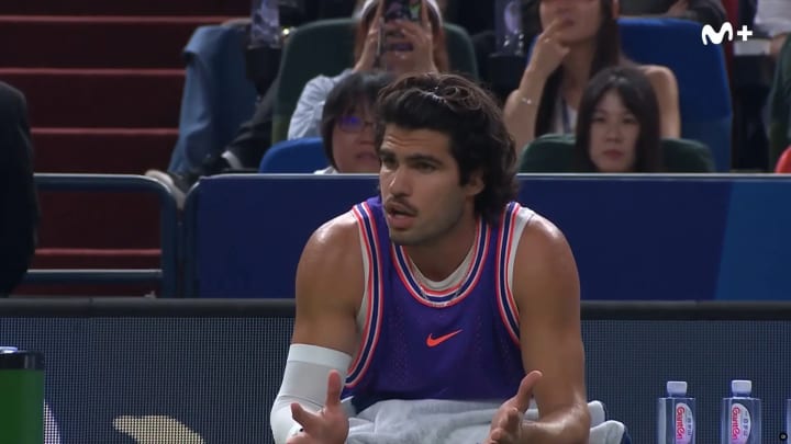 El descomunal empipament d'Alcaraz en Shanghái: "No puc jugar així! No es pot jugar al tennis per intuïció!"