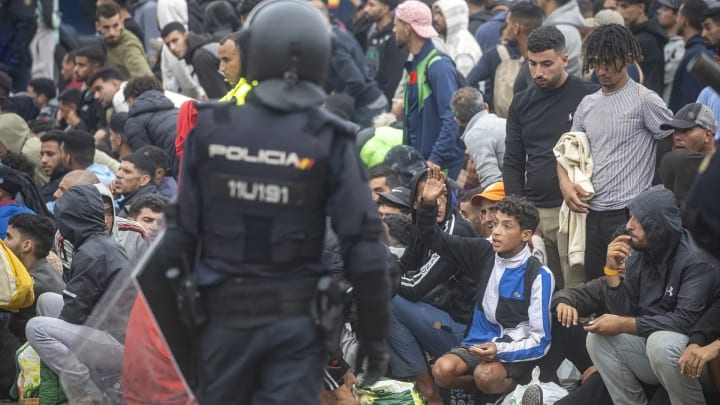 Més de 4.400 immigrants de Ceuta estan pendents d'asil o expulsió i uns 250 menors han estat reubicats en la Península