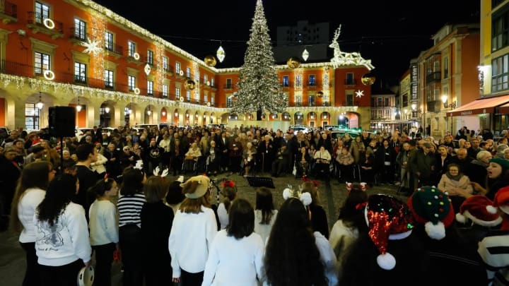 El mercat ambulant nadalenc de Gijón canviarà enguany: durarà 40 dies i comptarà amb 76 casetes i hostaleria