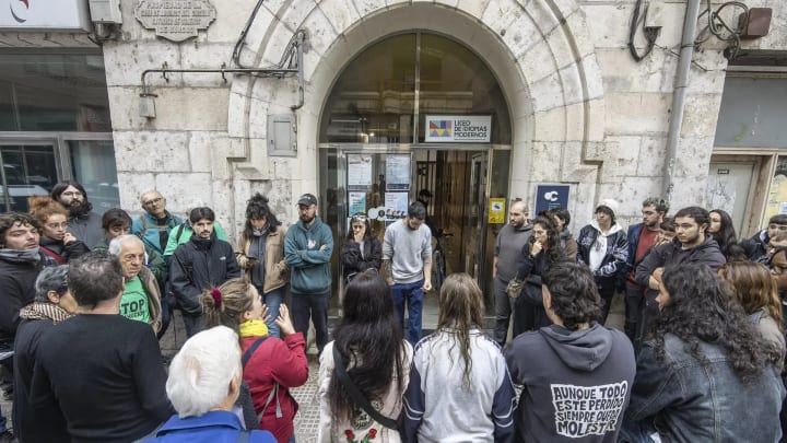 Ajornen el desnonament a Burgos d'una mare amb dos fills, un menor