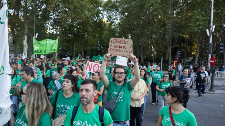 El segon dia de vaga de professors a Madrid es desenvolupa amb un menor seguiment al de la vespra i amb manifestacions