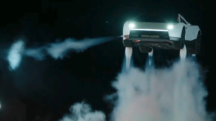 Tesla presenta un cotxe que vola, circula boca avall i accelera de 0 a 100 #km/h en un segon