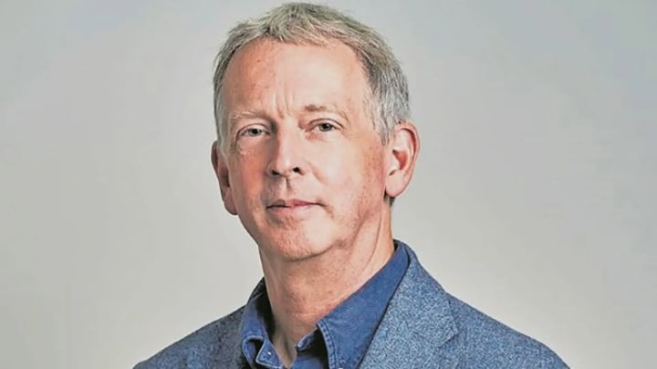 Dia nomena nou president a Jonathan Muir després de la dimissió de Babcock