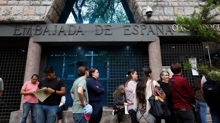 El #BOE publica la decisió del Suprem de suspendre el dret a vot dels nacionalitzats per la ‘llei de néts’