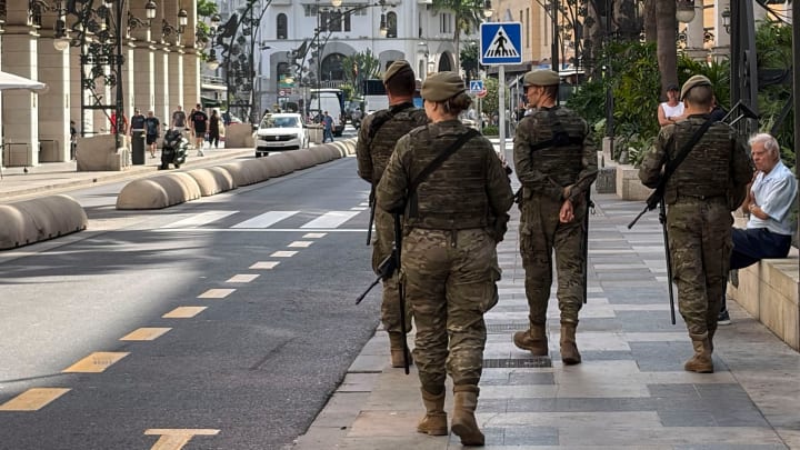 Defensa remet al jutjat àudios de supòsits militars que es vanen de colpejar a immigrants