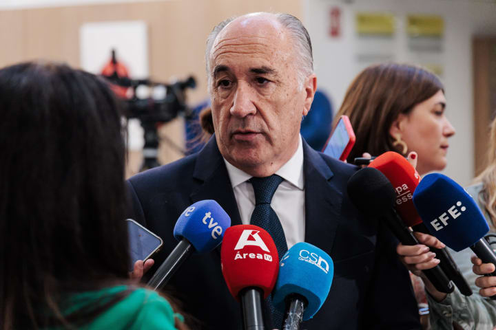 Dimiteixen els 12 regidors del #PP d'Algesires mentre Landaluce s'enroca en l'Alcaldia