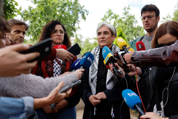 El Front Ampli proposa a Ada Colau com a candidata a la presidència i deixa oberta la integració de Podemos