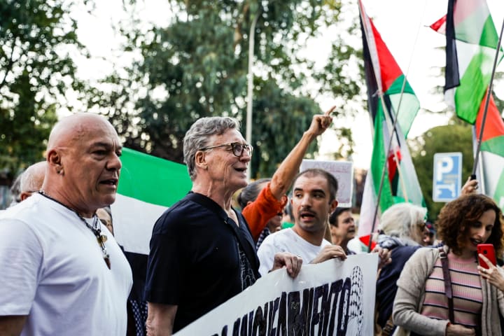 “Israel dansa mentre mata a Gaza”: protestes a Madrid davant l'estrena d'una companyia finançada per l'Estat israelià