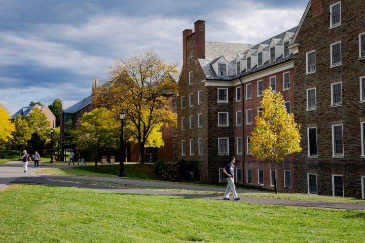 La Universitat de Cornell suspèn les festes de fraternitats després de la denúncia per violació múltiple d'una estudiant