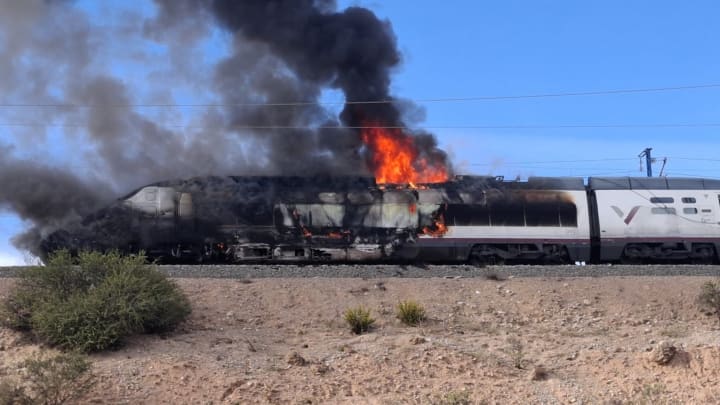 La dificultat per a retirar el tren incendiat prolongarà diversos dies els retards i suspensions en l'alta velocitat entre Madrid i Barcelona