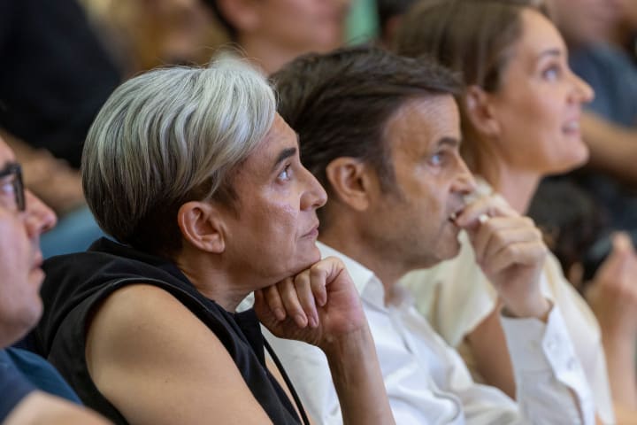 Colau ofereix renunciar a la seva candidatura i canviar el nom de Front Ampli per a aconseguir la unitat amb Podemos