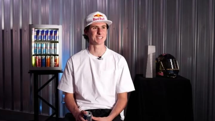 Màxim Quiles, flamant campió del món de Moto3: "M'agrada ser un pilot diferent"