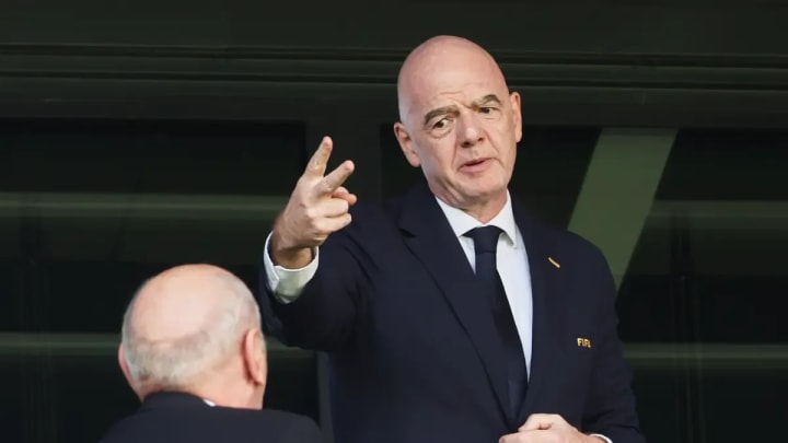 La #FIFA desmenteix a The Times: "No se li paga un segon sou a Infantino"
