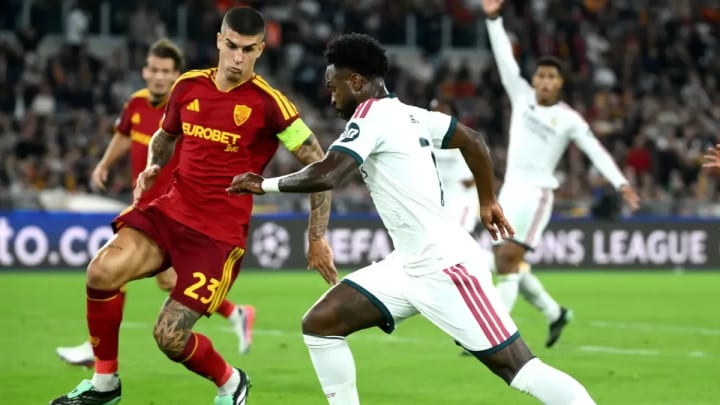 Quin error més infantil de Vinicius!: Gol de la Roma després d'una 'sobrada' del brasiler