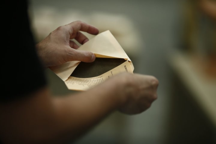 Si no pots convèncer els electors, canvia el cens