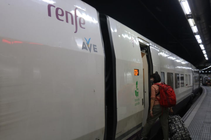 ADIF preveu de restablir la setmana vinent la circulació per dues vies dels TGV entre Madrid i Barcelona