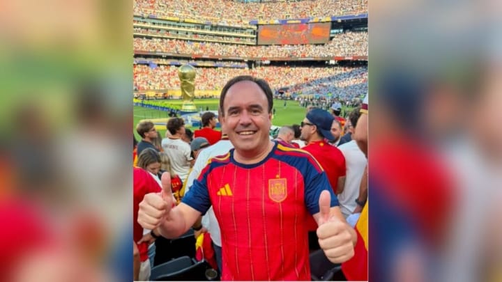El TSJ valencià refusa la querella contra Pérez Llorca pel “regal” de l’entrada a la final del Mundial de futbol