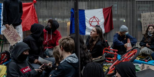 « Es vol servir de catapulta al moviment estudiant » : la mobilització pren de l'amplitud en les grans escoles