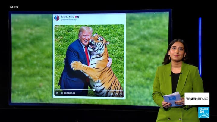Donald Trump en un vídeo generat per intel·ligència artificial amb un tigre.