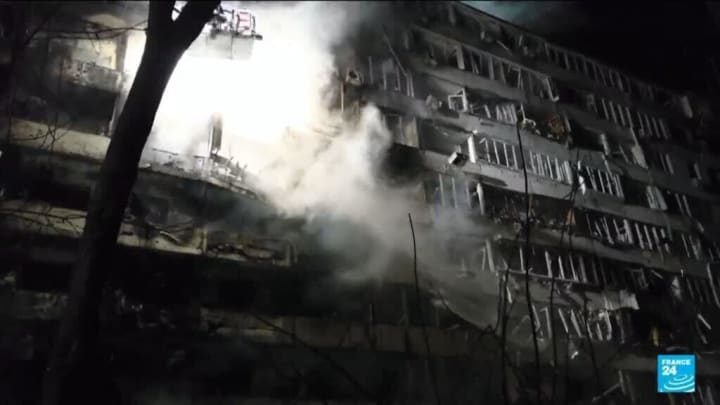 Ucraïna: els civils previnguts cada vegada més tard abans dels tocs russos