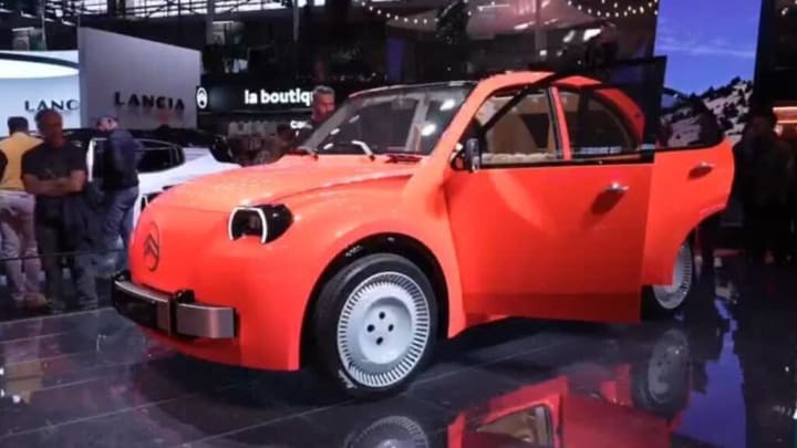 La icònica Citroën 2CV torna a França com un vehicle 100% elèctric i de baix cost