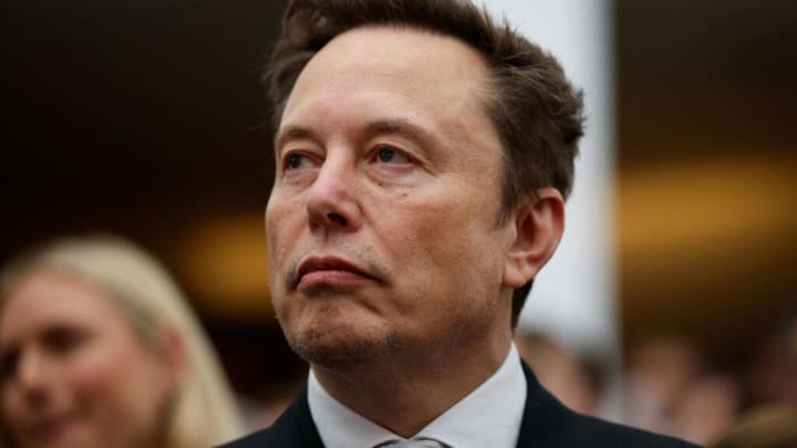 "És temps per a Zelenski de marxar" : Elon Musk reitera la seva crida al president ucraïnès