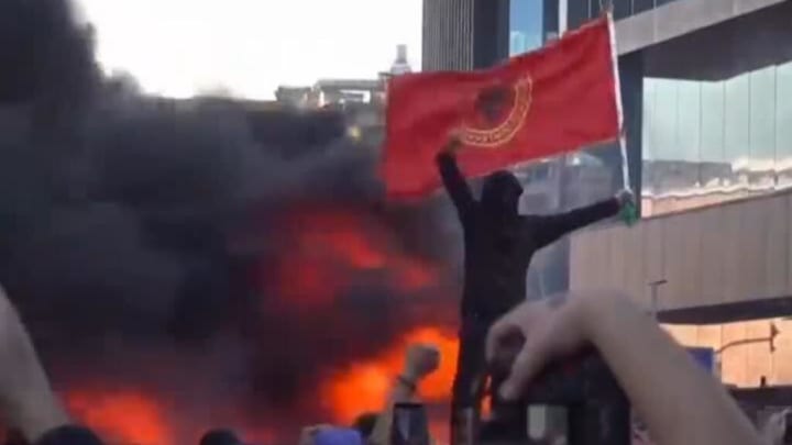 Estudiants a Albània denuncien corrupció en el tercer dia consecutiu de protestes