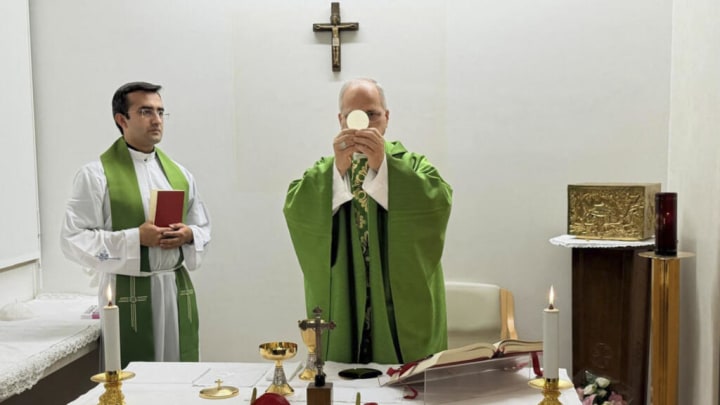 El Vaticà publica les primeres fotos del papa Leon XIV des de la seva operació