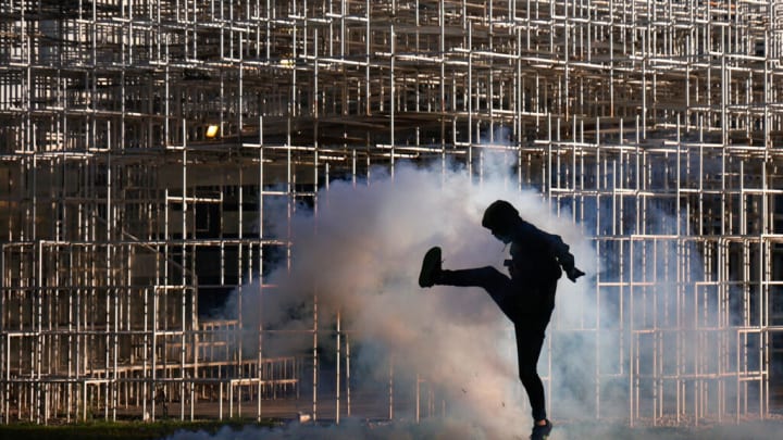Nova jornada de topades entre manifestants i policies a Albània, dels ministeris atacats