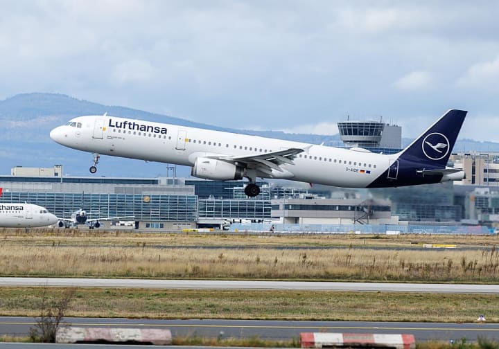 El Govern portuguès tria a Lufthansa per a adquirir fins al 49,9% de l'aerolínia TAP per 1.201 milions