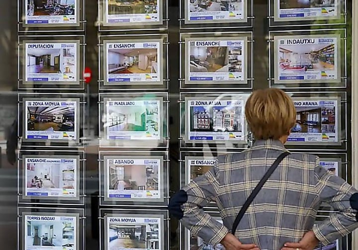 Canàries proposa al Govern exigir deu anys de residència a les illes per a comprar habitatge
