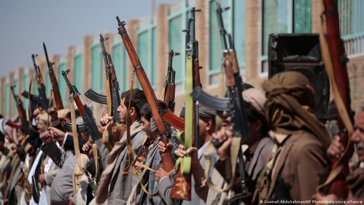 Actualitzacions de l'Orient Mitjà: el palau del govern del Iemen objectiu a l'Aden