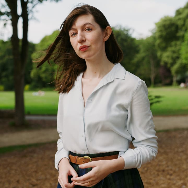 Retrat de l'escriptora irlandesa Sally Rooney.