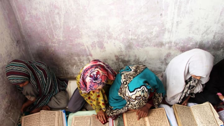 A Azerbaidjan creix la ràbia de les estudiants per la prohibició de portar el hijab