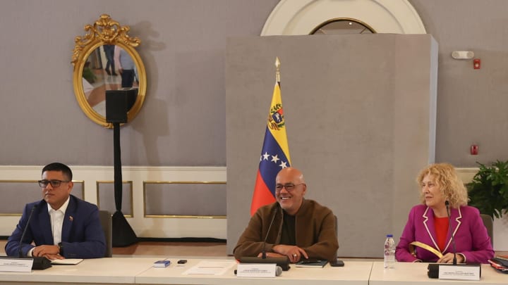 Veneçuela, oposició i chavismo reprenen el diàleg