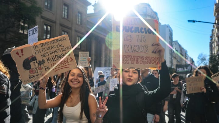 Estudiants i docents encara en plaça a Argentina pel finançament de les Universitats