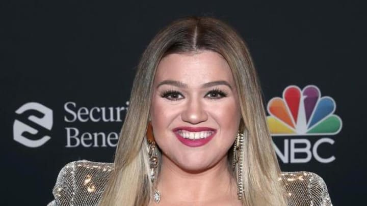El drama viral de Kelly Clarkson amb una botiga de Nova York converteix un ocell de joguina en una peça de 15 milions
