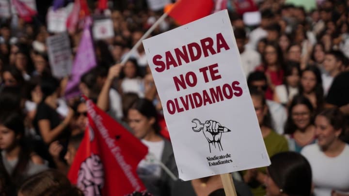 Un any sense Sandra Peña: la seva família espera una sanció al col·legi i respostes de la Fiscalia de Menors