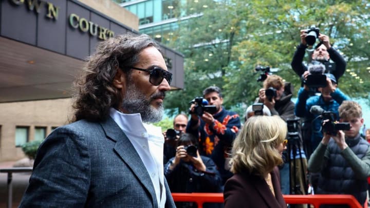L'humorista Russell Brand era un depredador sexual, segons la Fiscalia britànica