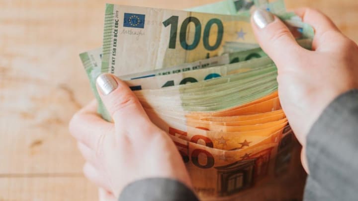 Posa les teves finances en ordre amb la volta al col·le: els millors comptes remunerats de 2026 t'ofereixen fins a un 5% TAE