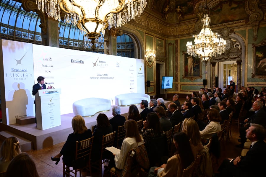 Bienvenida a cargo de Urbano Cairo, presidente de RCS MediaGroup, a EXPANSIÓN Luxury Forum, que se celebró en el Real Casino de Madrid.