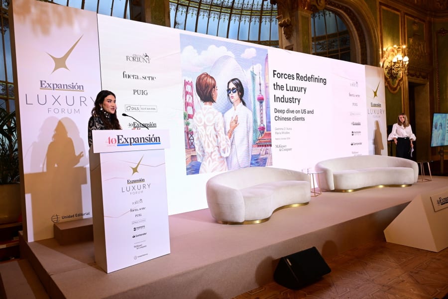 Gemma D'Auria, Global co-Leader de Apparel, Fashion & Luxury sector en McKinsey & Company, y María Miralles, socia sénior, y líder del Área de Consumo y Lujo en Iberia de McKinsey & Company.
