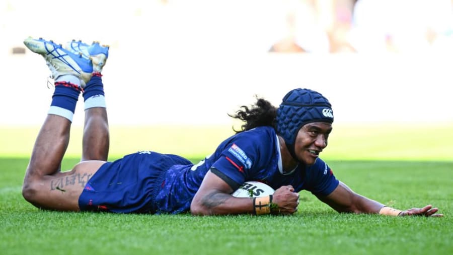 Gairo Voro dives full-length to score a try