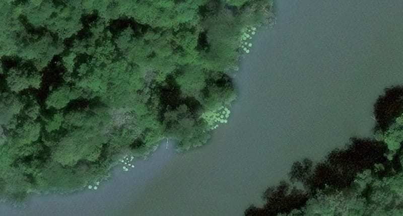 Vista satelital de las Victorias sobre el agua.