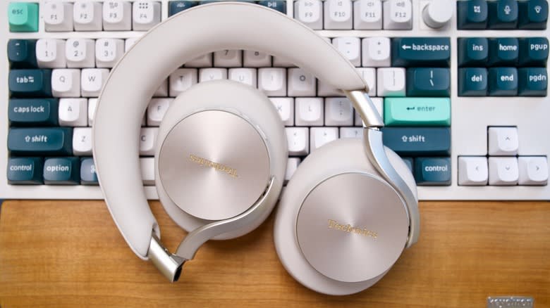Technics EAH-A1000