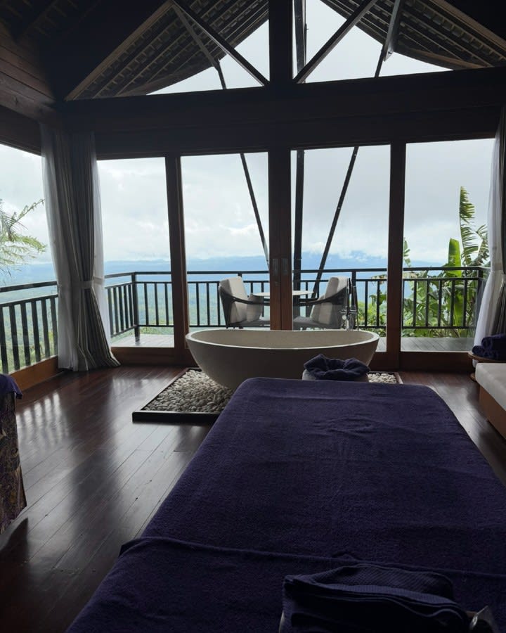 Massage… or something else? 👀

Be honest, are you choosing a spa day every time or mixing it up wit image 2